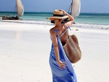 Пляжный сарафан  с открытой спиной голубой